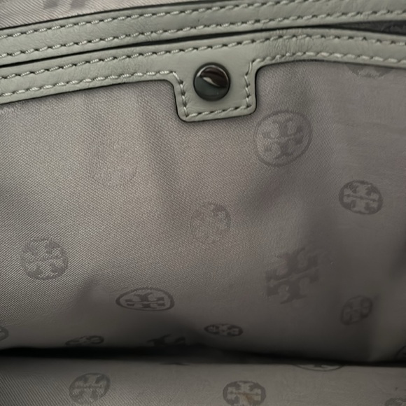 Tory Burch Alexa Quilted Slouchy Leather Tote.  Great bag for Fall - Picture 7 of 12